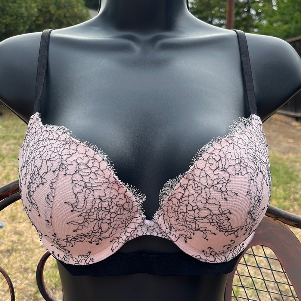 Victoria’s Secret Bra, 36B